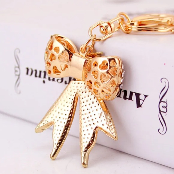 NWT Crystal Embellished Bow Keychain Purse Bag Charm - Picture 2 of 6